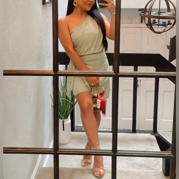 Sage green mini dress - Picture 3 of 5